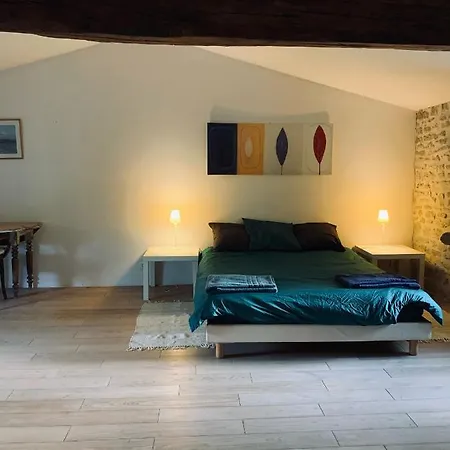 La Garenne Germain Nocleg ze śniadaniem *